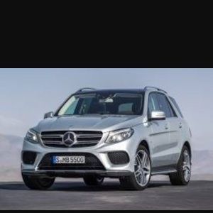 Meet your Posher, Zeynep